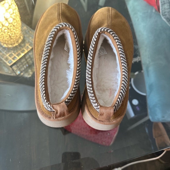 UGG Shoes - UGG Tan Women's Slippers with Striped Trim Brand New